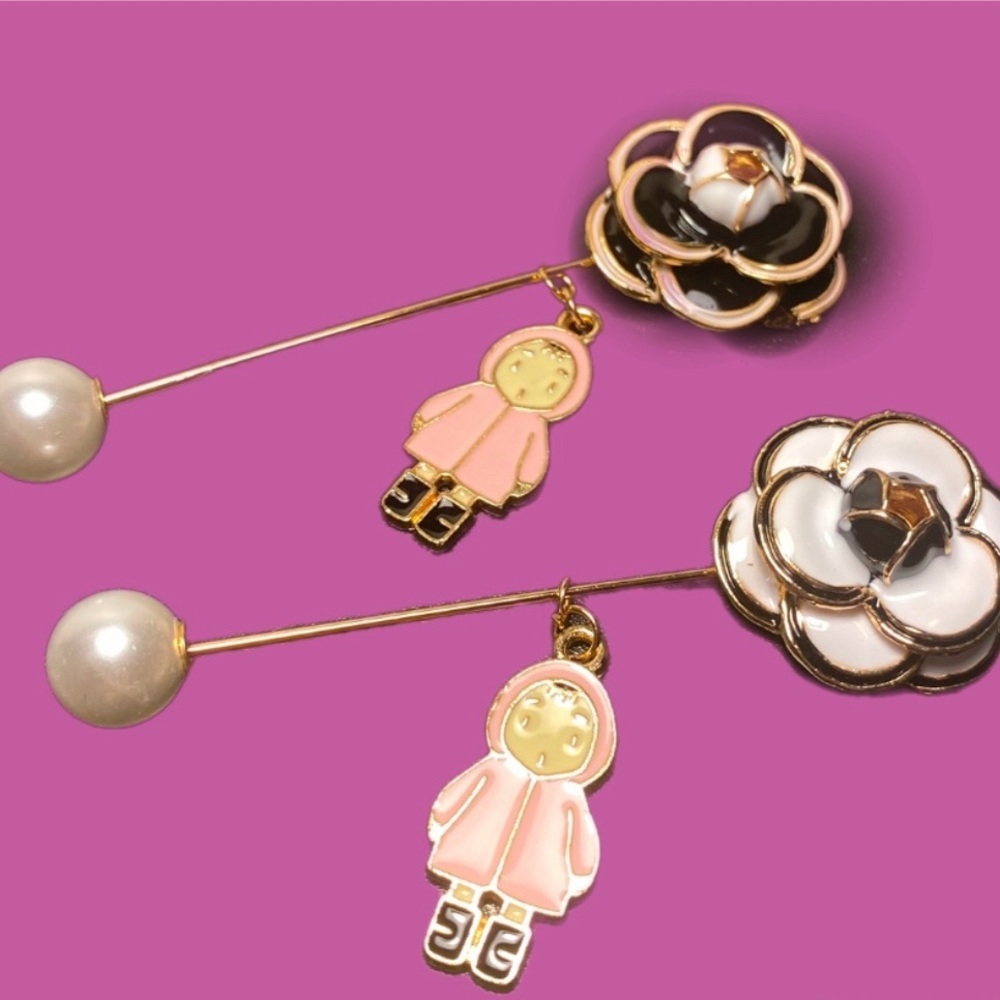 117. 2 Camellia Eskimo baby Pin